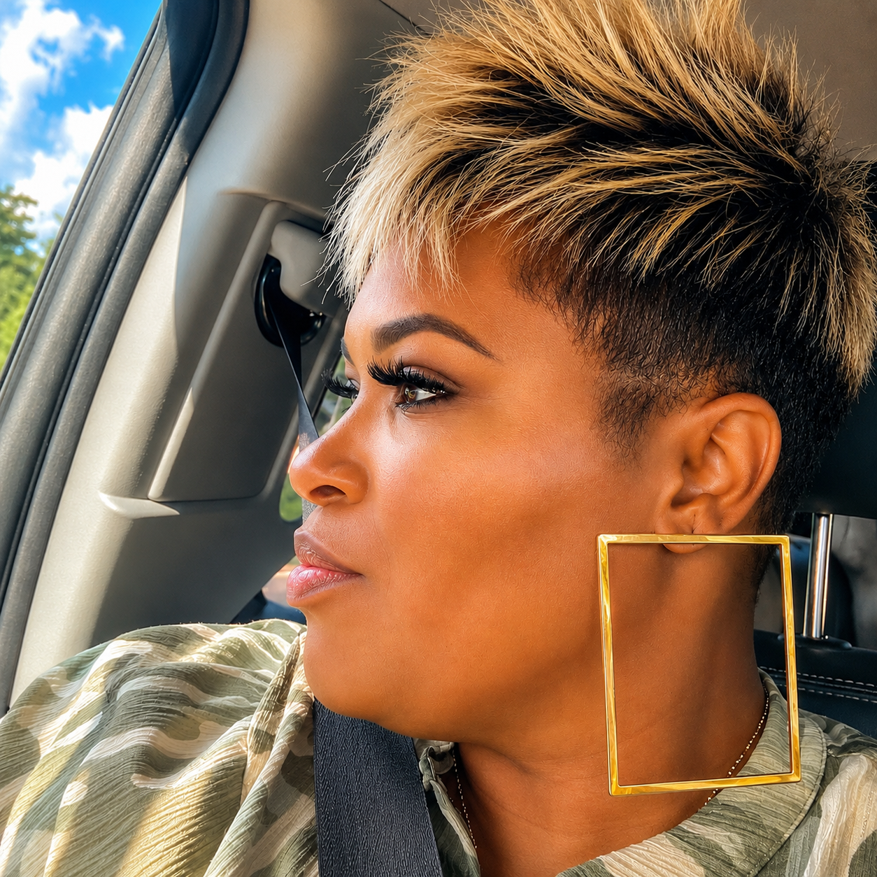 GOLD SQUARE BOSS GIRL HOOPS